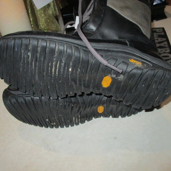 UGG waterproof rugged black/gray Lace-Up Winter Boots 8.5 - Picture 9 of 9